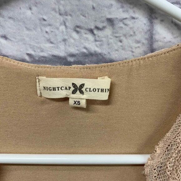 Nightcap Clothing Dress Womens XS‎ Nude Allover lace Overlay V Neck - Picture 4 of 6